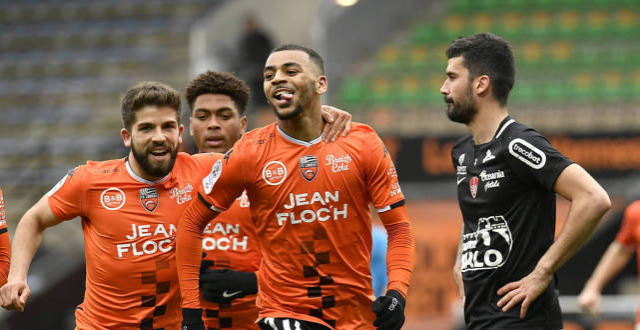 米兰体育中国官网-埃因霍温今夜战术微调，志在足总杯名次提升，悬念犹存，细节决定成败(巴萨21埃因霍温采访录)